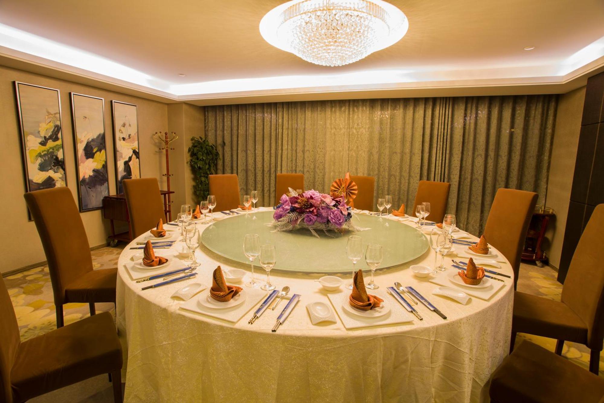 La Perle International Hotel - Free Shuttle Between Hotel And Exhibition Center During Canton Fair & Exhibitor Registration Counter Екстериор снимка