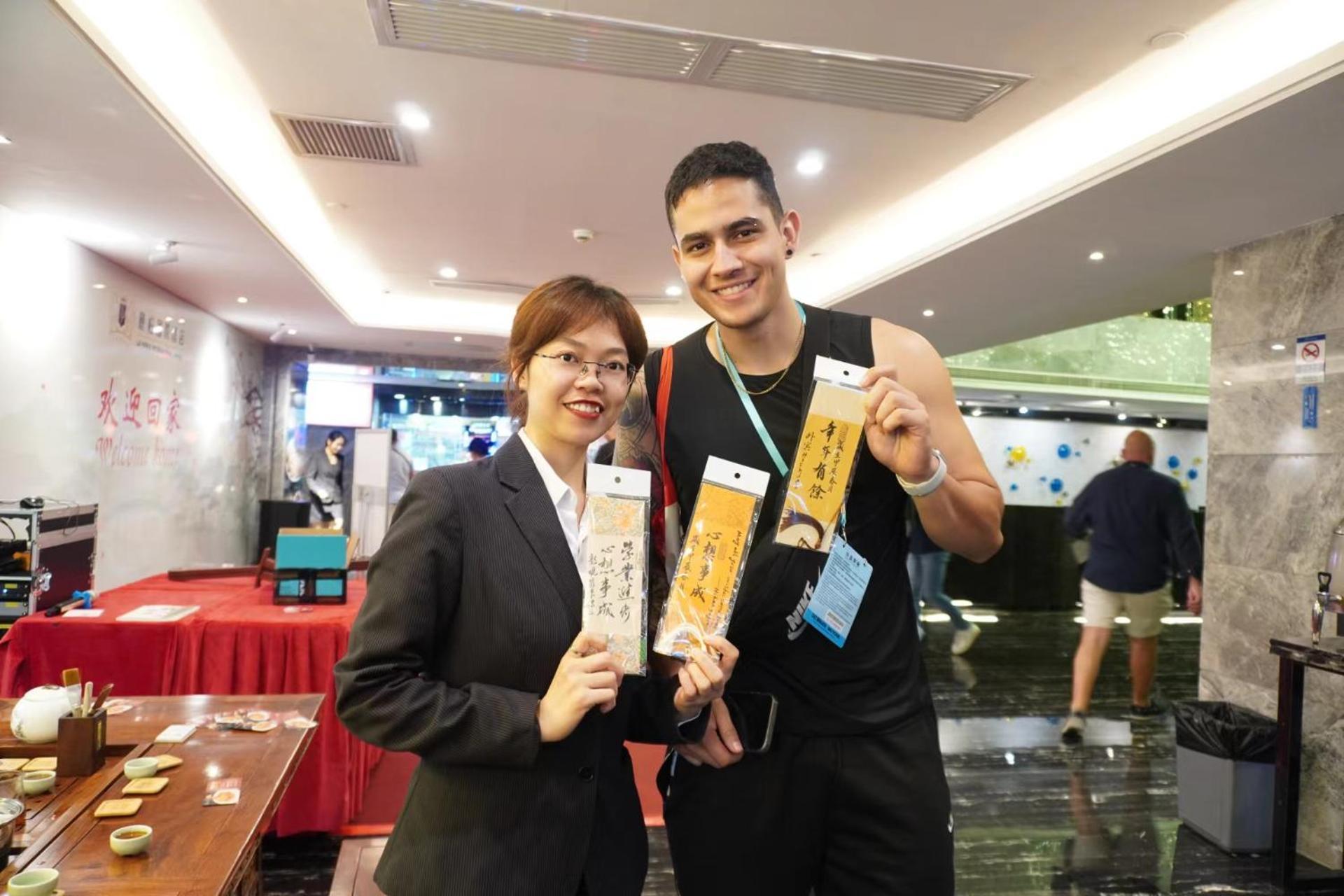 La Perle International Hotel - Free Shuttle Between Hotel And Exhibition Center During Canton Fair & Exhibitor Registration Counter Екстериор снимка